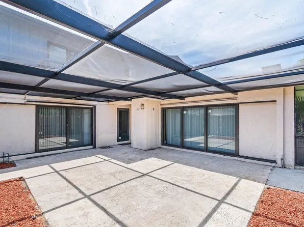 4585 Holly Lake Drive, Lake Worth, FL 33463