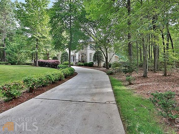2nd image of 102 Biltmore Trce
