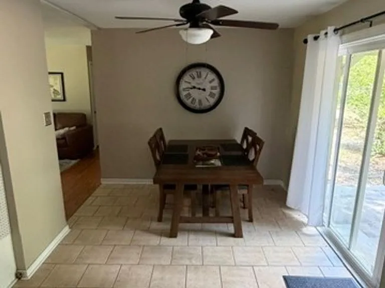 428 Long Leaf Acres Dr — Photo 2