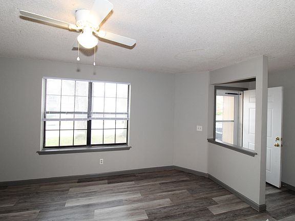 4th image of 715 S 28th St
