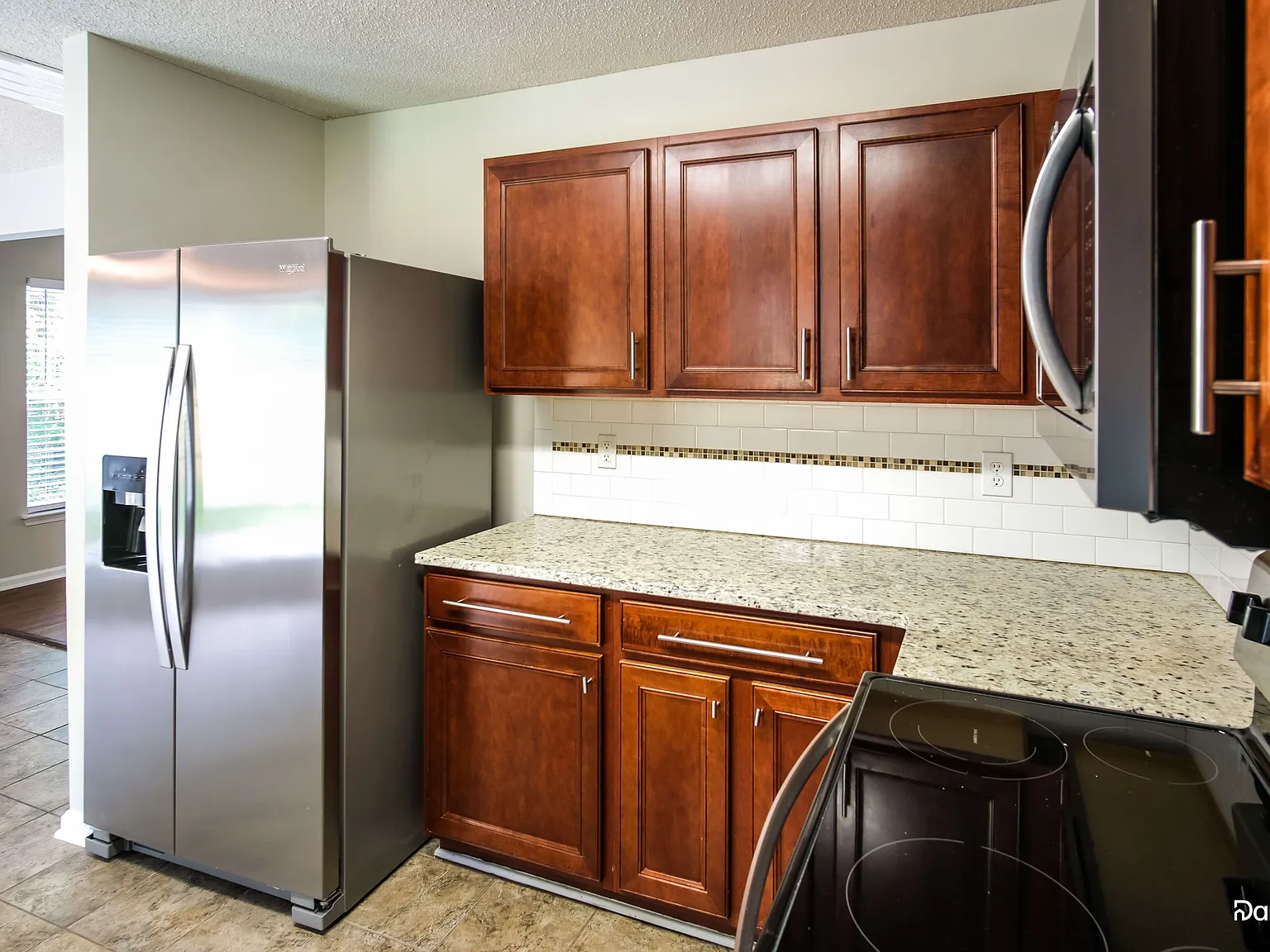 3 bed, 2.5 bath, 1664 sqft, $2,235 — Photo 2