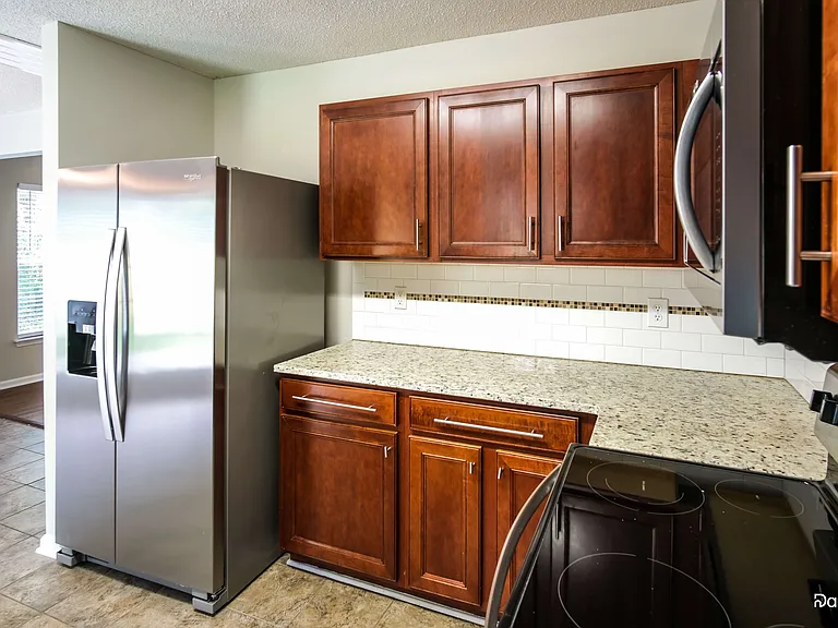 300 Slow Mill Dr — Photo 2