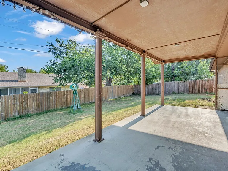 613 Manning Dr — Photo 15