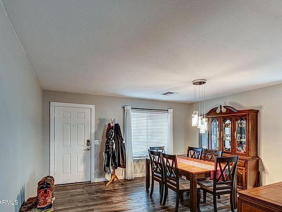4th image of 39538 N LAURA Avenue
