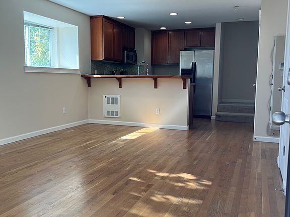 3rd image of 7112 California Ave SW