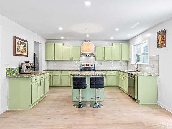 4th image of 7127 Friar Tuck Ln