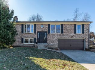 208 Dove Park, Versailles, KY 40383