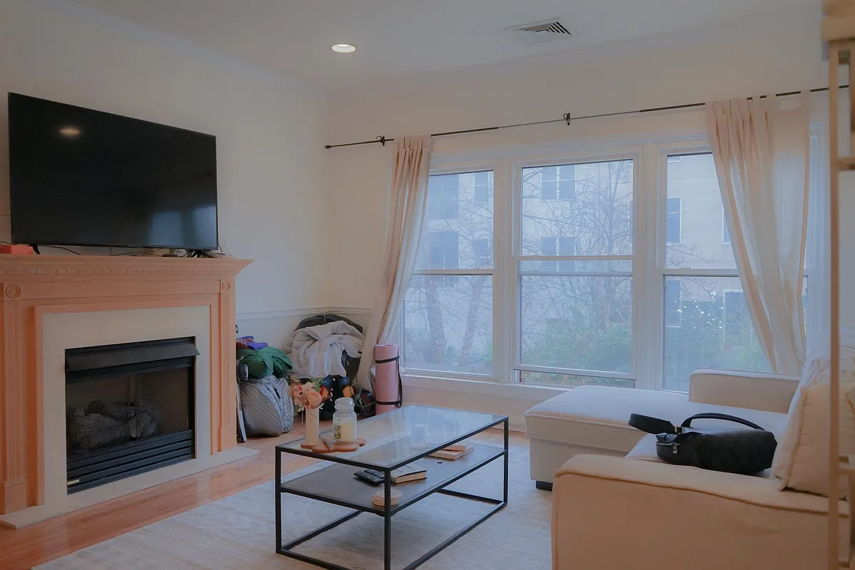 Building Photo - 84 Adams St #2H