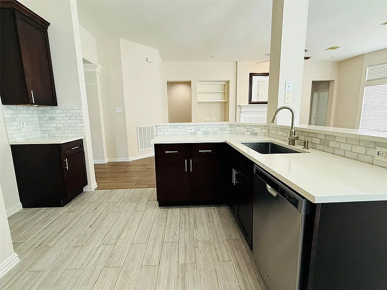 5222 Hanneck Valley Ln — Photo 12