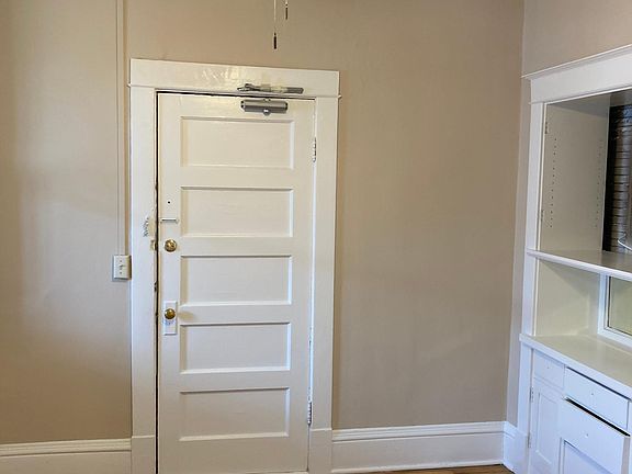 2nd image of 141 Sherburne Ave #1