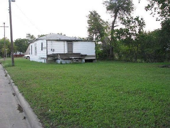 2nd image of 612 Hannah St