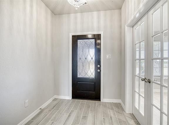 4th image of 1909 Miramar Ct