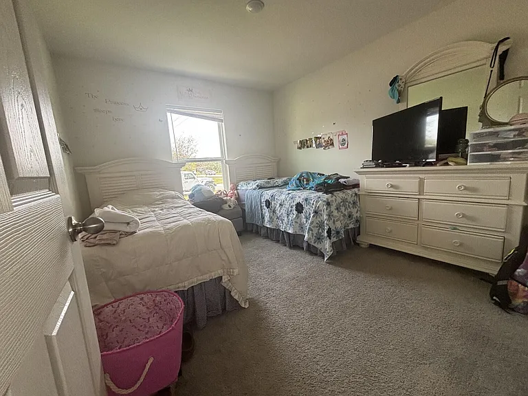 402 NE Mainsail St — Photo 13