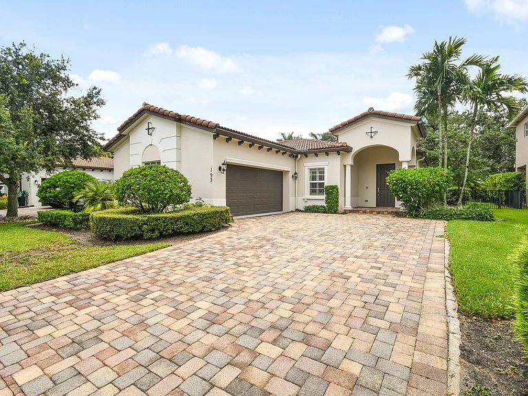 193 Porgee Rock Pl — Photo 35