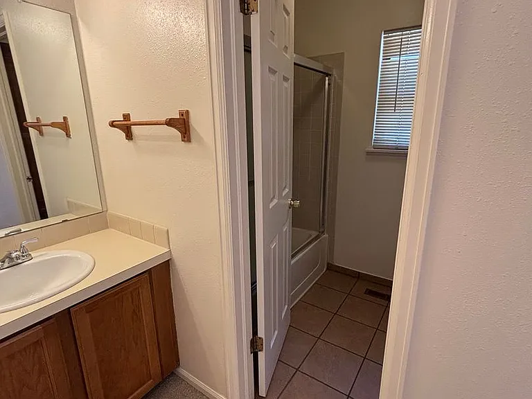 1047 Mirrormere Cir — Photo 19