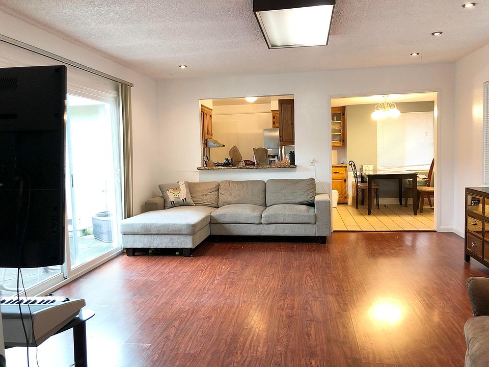 1st image of 4345 Moorpark Ave