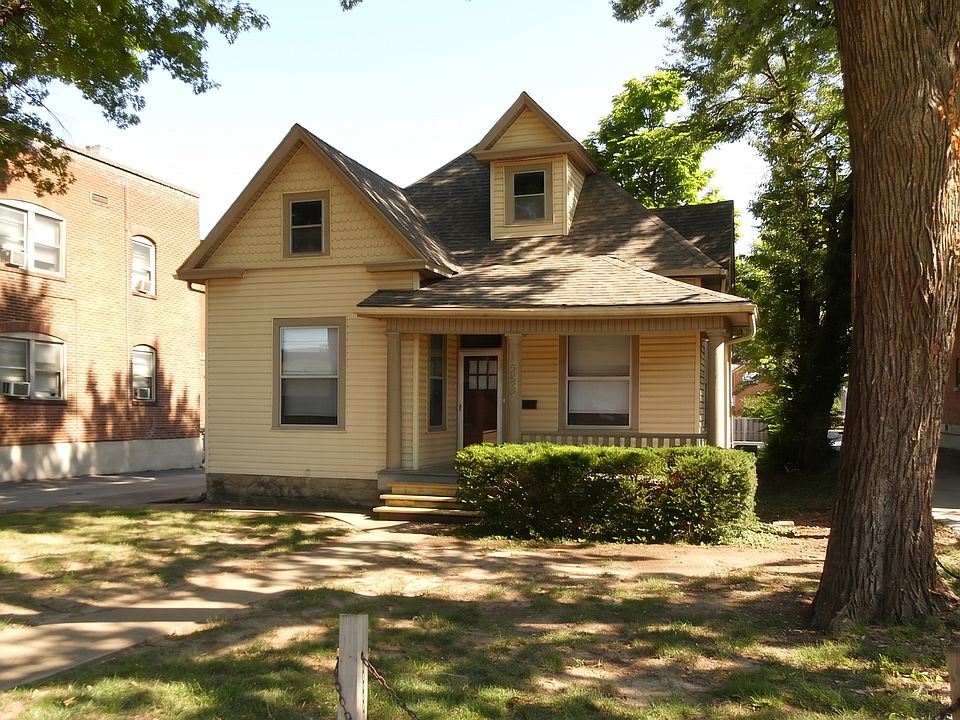 1st image of 1207 E Elm St