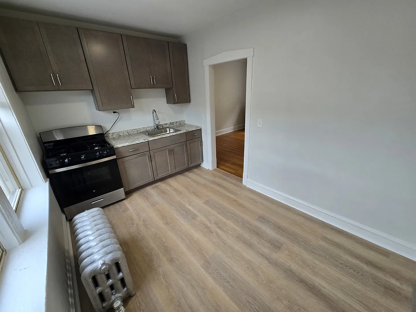 Studio, 500 sqft, $1,275 — Photo 3