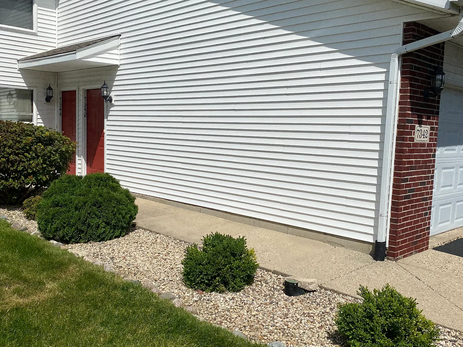 2 bed, 1300 sqft, $1,500 — Photo 3