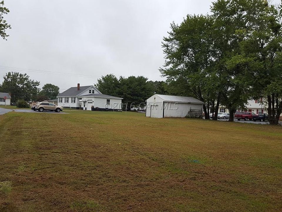 2nd image of 7255 Lewis Ln