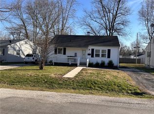 117 Macarthur Blvd, Pana, IL 62557