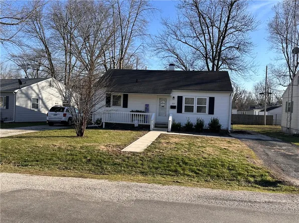 117 Macarthur Blvd, Pana, IL 62557