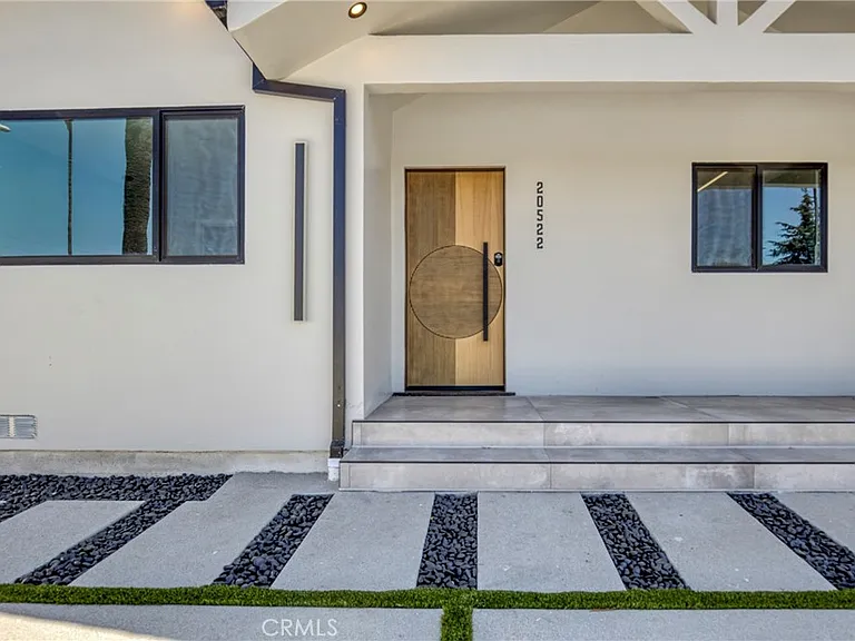 20522 Sherman Way — Photo 3