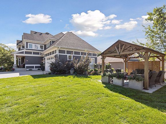 3rd image of 6311 Montee Dr