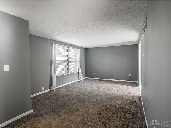 2nd image of 900 Moonlight Dr