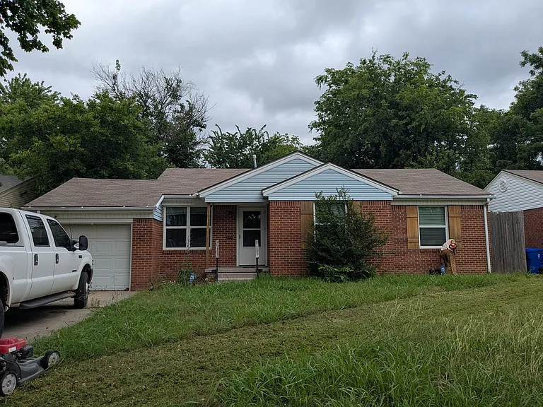 1013 E Louisiana St — Photo 1