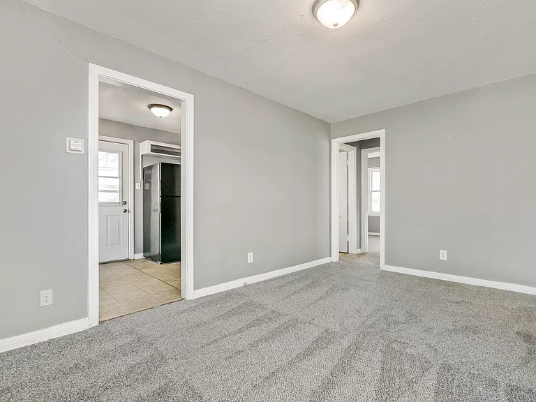 4209 S Polk St — Photo 4