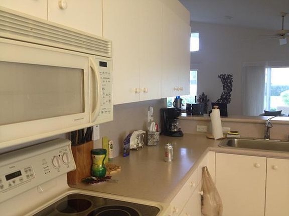 4th image of 7254 Toscane Ct