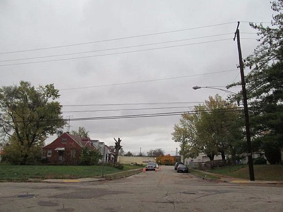4th image of 1462 Hochwalt Ave