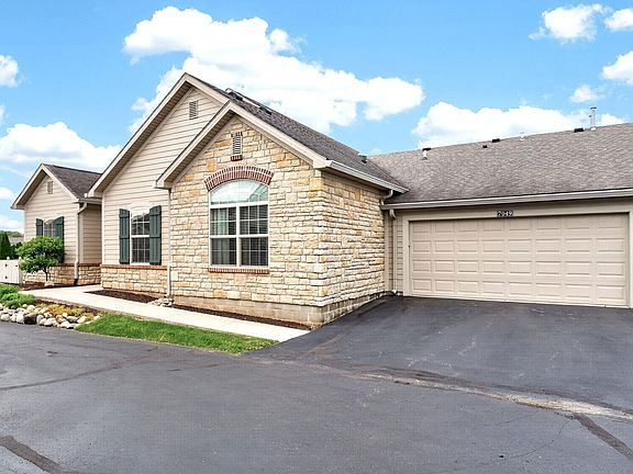 2nd image of 7049 Creekside Cir