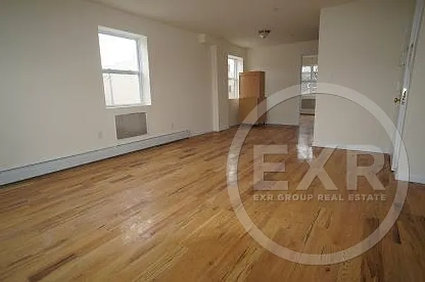 Rented by EXR | media 63