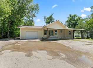 15376 Tiger Bend Rd, Baton Rouge, LA 70817