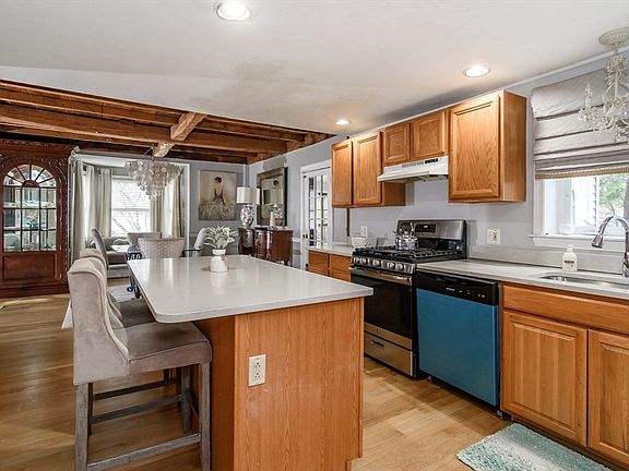 2nd image of 851 Worcester St