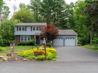 12 Rip Van Ln, Ballston Spa, NY 12020
