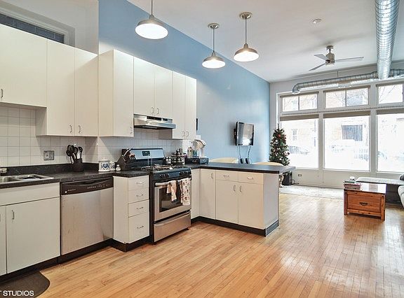5th image of 3609 N Damen Ave #1