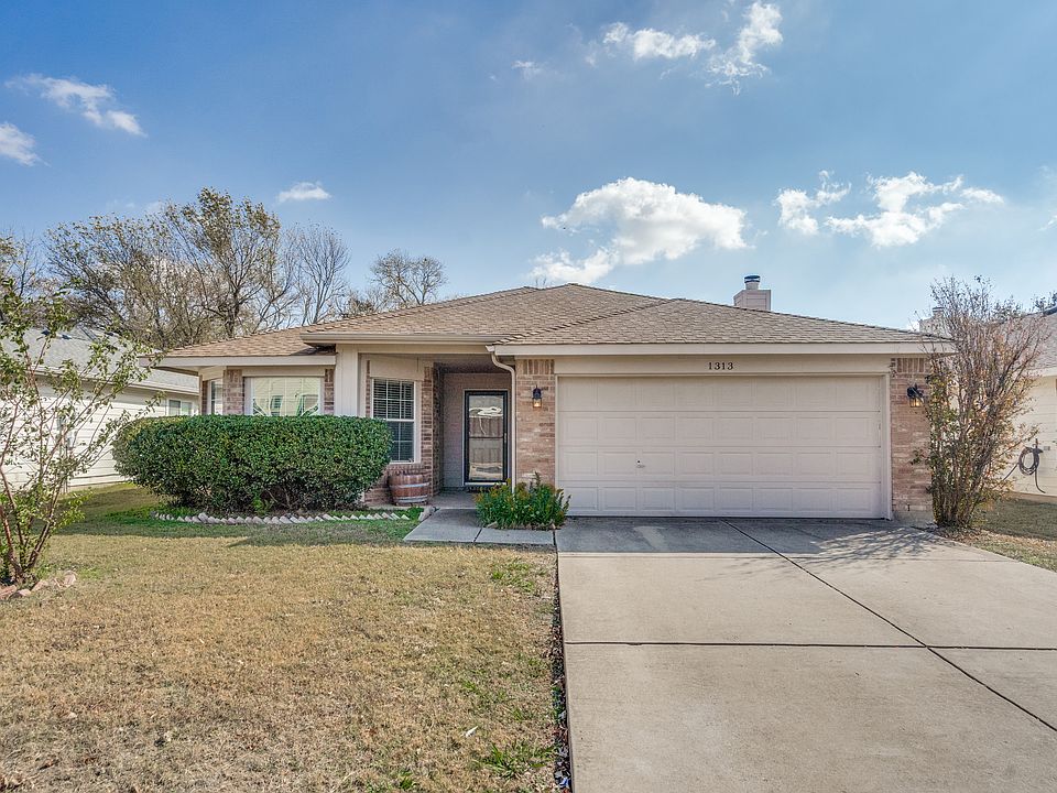 1st image of 1313 Oak Hollow Ln