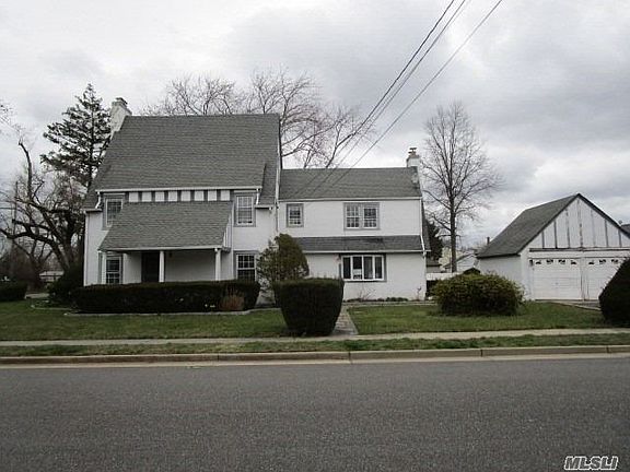 3rd image of 90 Sunset Ln