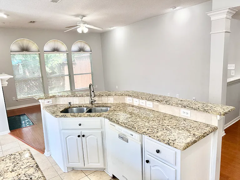 507 Gifford Dr — Photo 7
