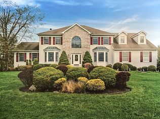 30 Elena Ct, Carmel, NY 10512