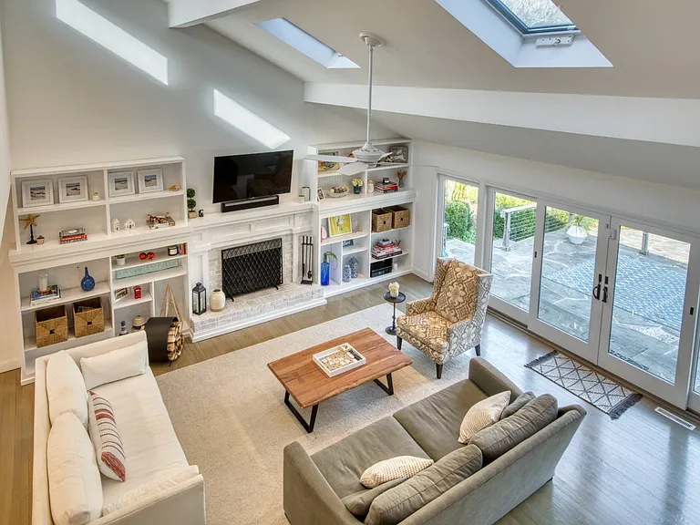 10 Scallop Ave — Photo 2