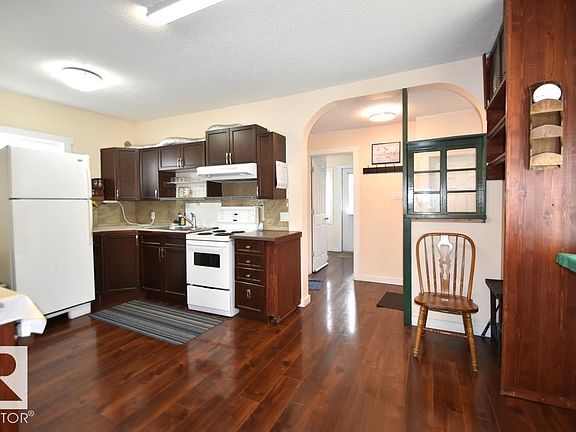 5th image of 4917 49th St