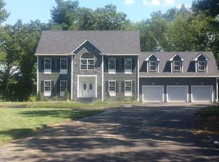 4 Trinity Ct, Andover, MA 01810