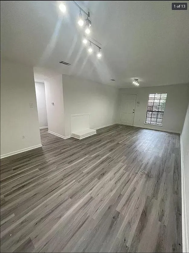 2 bed, 1000 sqft, $1,250 — Photo 1