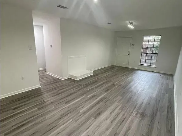 6124 Parkforest Dr, Baton Rouge, LA 70816