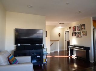 1 Newburgh Dr, Edison, NJ 08820