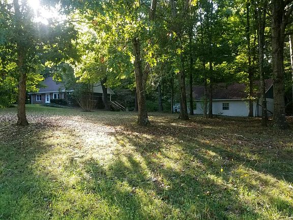 2nd image of 124 Wedgewood Dr
